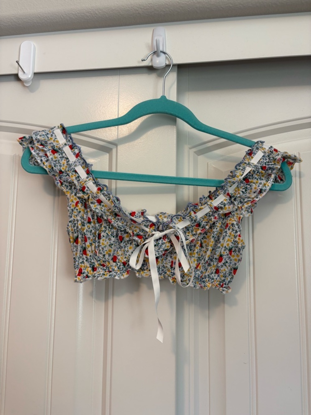 FOR LOVE & LEMONS Strawberry Kiss Crop Top SET in Strawberry size XS - Picture 4 of 10